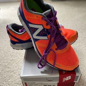 Women’s New Balance 1500 shoes size 8.5